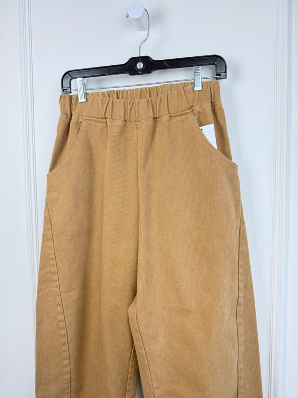 Le Bon Shoppe Camel Arc Pant - Picture 2 of 3